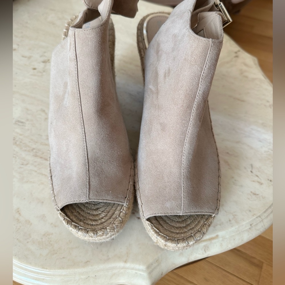 Kenneth Cole wedge